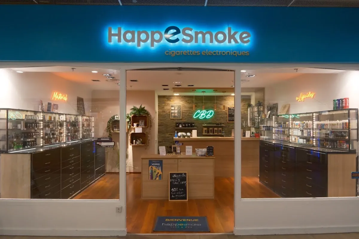 Vitrine du magasin HappeSmoke Ollioules